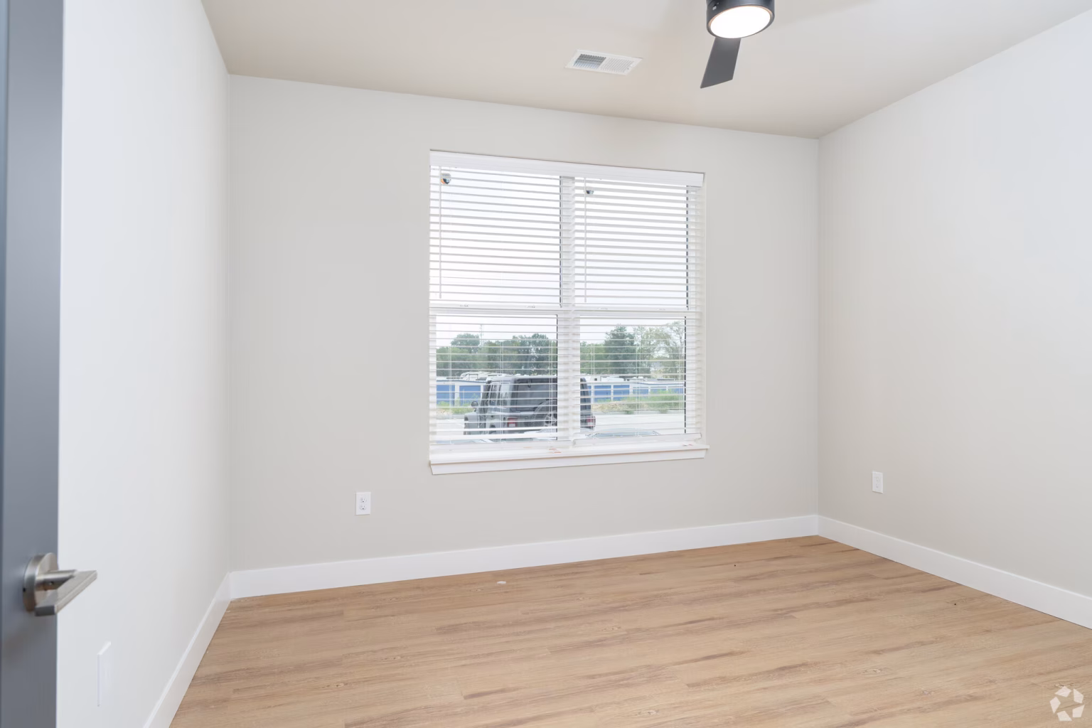 hearthstone-at-autumn-hollow-wentzville-mo-1br-1ba---700sf---bedroom